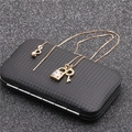 Dettaglio del set collana e orecchini dorati con ciondolo a lucchetto e chiave in zircone - Stile 5 Zircone Bianco Lucchetto e Chiave
