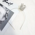 Serre-tête tiare argentée pour filles avec couronne en strass sur tissu blanc - Serre-tête couronne anneau argenté