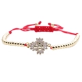 Pulsera de cruz con circonitas micropavé, cuerda roja trenzada y cuentas doradas en blanco - Dorado Cuerda Roja Cruz Estilo 1