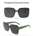 Detailoverzicht van transparant groene vierkante zonnebril met grijze glazen en metaal - Transparant Groen Frame Grijze Lenzen