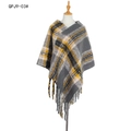 Mantella da donna autunnale a quadri grigi e gialli con spesse nappe e frange - Grigio