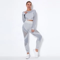 Seamless light grey yoga set with long sleeve crop top and high waist leggings - XS / Light Gray