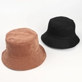 Dettaglio della trama in velluto a coste e design reversibile dei cappelli bucket - M / Stile Reversibile in Velluto a Coste Cima Piatta / caffè