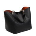Schwarze Tote Bag aus PU-Leder mit orangefarbenem Futter und goldenen Ringverschlüssen - Schwarz