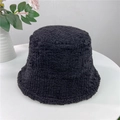 Cappello a secchiello nero minimalista in pile sherpa morbido da donna per l'inverno - Regolabile M (56-58cm) / Nero