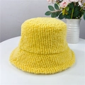 Cappello da pescatore in lana di agnello gialla soffice con design minimalista invernale - Regolabile M (56-58cm) / Giallo