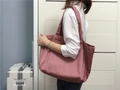 Morandi oudroze canvas shopper met brede schouderbanden in een minimalistische stijl - Oudroze