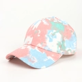 Detail van kleurrijke tie-dye baseballpet met roze en muntgroene marmertextuur - Verstelbaar / Roze Groen Blauw Wit Tie-dye