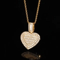 Ciondolo medaglione cuore hip hop placcato in oro con pietre di zircone pavimentate - Catena di corda da 24 pollici / Oro