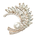 Elegant wheat stalk brooch with gold alloy base, clear crystals and central white pearl - Gold+White