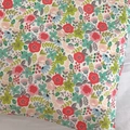Petit sac en coton fleuri avec des fleurs vintage rouges et roses délicates - Base Blanche Fleur Rose Feuilles Vertes