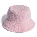Detalle de gorro bucket de felpa rosa que muestra la textura suave y la corona redonda - 58cm / Rosa