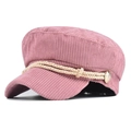 Detailaufnahme der rosa Cord-Schirmmütze mit goldener Kordel und eleganten Metallknöpfen - Verstellbar / Cord-Rosa
