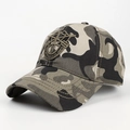 Detailansicht einer taktischen Tarn-Baseballkappe mit gesticktem Abzeichen - Verstellbar / Camouflage