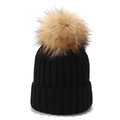 Schwarze Strickmütze mit großem Echtfell-Bommel für Damen und Herren im Winterurlaub - Kinder / Schwarz