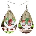 Boucles d'oreilles de Noël en similicuir en forme de goutte avec motif de gnomes - Gnomes de la Forêt (10259)