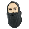 Detalle de pasamontañas de forro polar gris oscuro con cordón ajustable para invierno - Gris