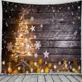 Weihnachtswandteppich mit leuchtendem Holzbaum und warmen Lichtern auf Holzmaserung - 191118-6 Leuchtender Holzbaum