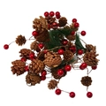 Weihnachtsgirlande mit LED-Zapfen roten Beeren und grünen Nadeln auf weißem Grund - Klassisch Kiefernzapfen Kupferdraht Licht-2M 20LED Batteriekasten