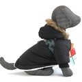 Veste d'hiver noire pour chien avec col en fourrure et harnais camouflage - Noir