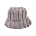 Chapeau bob d'hiver en fausse fourrure grise avec motifs de rayures verticales - M (56-58cm) / Gris