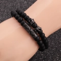 Bracciale a doppio strato in perline nere opache con accenti a corona e metallo inciso - Set da 2 pezzi Corona + Croce / Canna di fucile