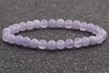 Foto macro de cuentas de ágata púrpura de 6mm pulidas en una pulsera redonda simple - Morado (13)