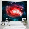 Vista detallada del tapiz de galaxia con núcleo de nebulosa para decoración de recámara - 150x130cm / Nebulosa Roja Azul