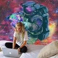 Arazzo con astronauta e medusa per decorazione parete camera in viola e blu - 150x130cm / Astronauta e Medusa Stile Psichedelico 2