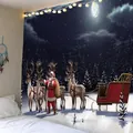 Detail van een kerstwandkleed met de kerstman en rendieren boven een gezellige slaapkamer - 150x130cm / Patroon-4