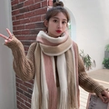 Écharpe en tricot à rayures beige rose blanc et détails de glands pour femmes - Vieux rose tricolore