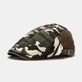 Detail van de camouflage pet met metalen gesp aan de zijkant en canvas stiksels - Verstelbaar / Legergroen