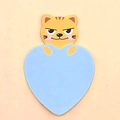 Nota adhesiva azul claro en forma de corazón con un lindo gato atigrado naranja - Tigre