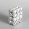 Silberne Weihnachtsbaumkugeln Set mit matten und strukturierten Oberflächen in Box - 3cm 24er Set / Silber