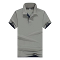 Kurzärmeliges Herren-Poloshirt in Hellgrau mit dunkelblauen Kontrasten an Kragen und Ärmeln - S / Grau-Navyblau