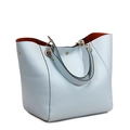 Hellblaue Shopper-Tasche mit orangener Innenseite und goldenen Metallringen im Design - Hellblau