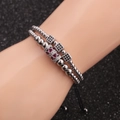 Conjunto de pulseras de cuentas plateadas con dije de corazón rojo y circonitas negras - Serie B / Plateado