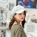 Classic white newsboy cap for women in a vintage octagonal style with soft cotton fabric - One Size / White