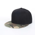 Detail of high-quality hip hop cap with black crown and camouflage flat brim design - 58CM (Fits 56-59CM) / Camouflage Brim Black Crown