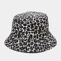 Unisex Fischerhut mit Schwarz-Weiß-Leopardenmuster aus hochwertigem Canvas-Stoff - M (56-58cm) / Weiß