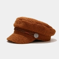 Dettaglio cappello marinaio marrone in pile con cordino intrecciato e bottone argento - M (56-58cm) / Marrone