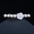 Elegant golden hair clip featuring six lustrous pearls and a white floral centerpiece - 22# White Flower Six Pearls