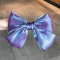 Große irisierende lila Schleifen-Haarspange aus Satin mit schimmernder Textur - Pflaumenviolett (Perlmutt)