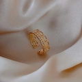 Bague ajustable dorée avec gravure géométrique sur fond de soie champagne - Ouvert Réglable / 22# Bague de Grille