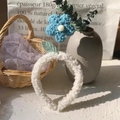Diadema linda de lana de cordero blanca con flor azul de ganchillo y adorno de hoja - Flor Azul