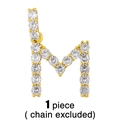 Vue détaillée du pendentif lettre M doré serti de zircons brillants sur fond blanc épuré - Pendentif Lettre M (Sans Chaîne)