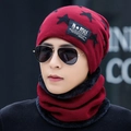 Men's winter red star knit hat and neck warmer set with warm fleece lining - Burgundy