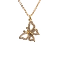Elegante collana con ciondolo a farfalla dorata con micro-pavé di zirconi su sfondo bianco - 0076-Farfalla Zirconia Bianca-Catena O Dorata
