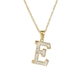 Gouden roestvrijstalen ketting met een sprankelende, met kristal ingelegde letter E - Letter E / Goud