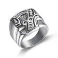 Anello retrò da uomo in acciaio inossidabile con numero 7 e rilievo egizio - US 7 / Stile Acciaio (24202)